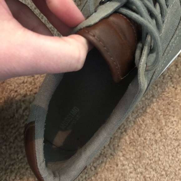 Men’s Casual Sneakers - Picture 4 of 6